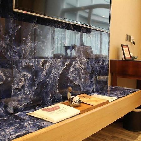 Eastone Hotell Foshan Exteriör bild