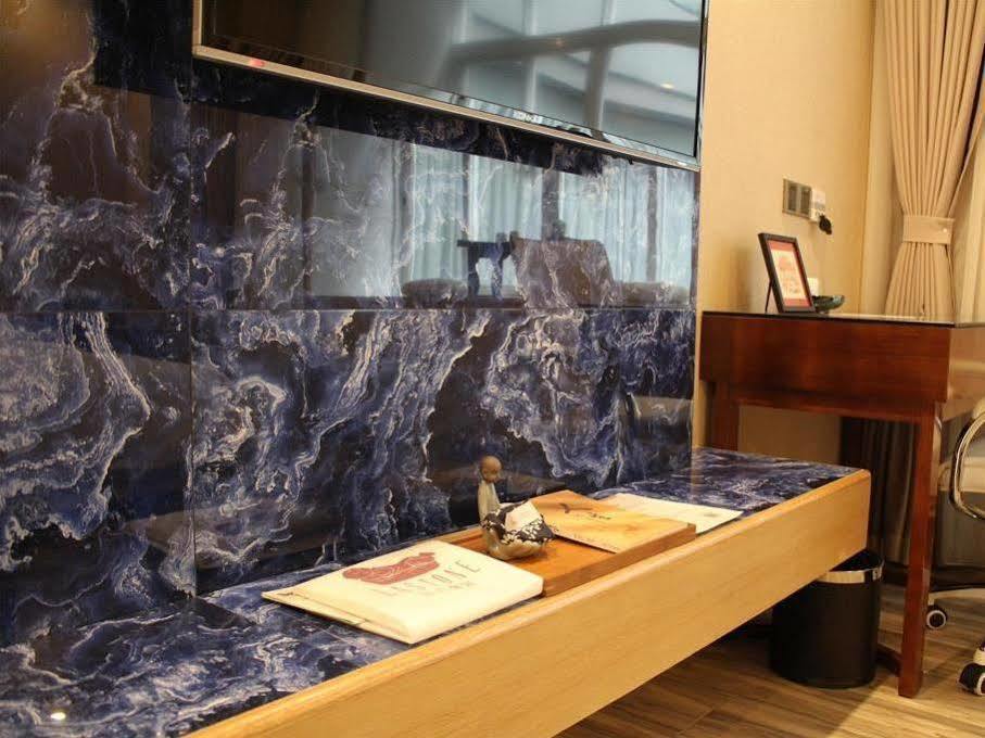 Eastone Hotell Foshan Exteriör bild